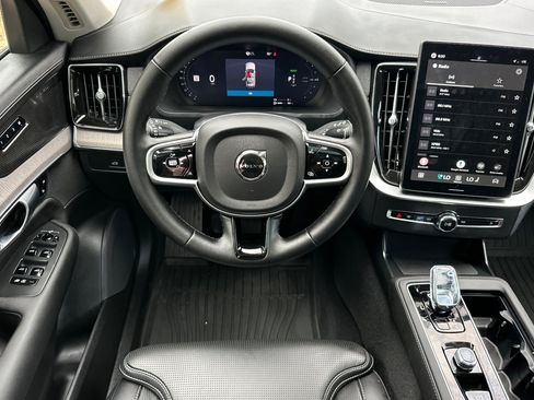 Certified 2026 Volvo XC90 T8 Ultra w/ Protection Package AWD/4WD image 17