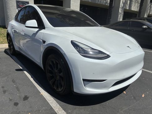 Used 2021 Tesla Model Y 2WD image 6