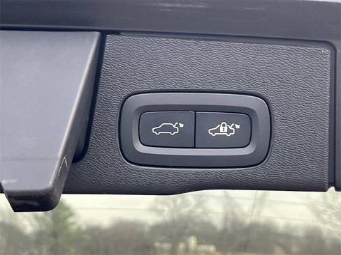 Used 2024 Volvo XC60 B5 Plus image 13