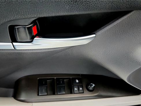 Used 2022 Toyota Camry LE w/ Carpet Mat Package (TMS) image 23