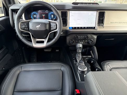 New 2025 Ford Bronco Outer Banks w/ Sasquatch Package image 5