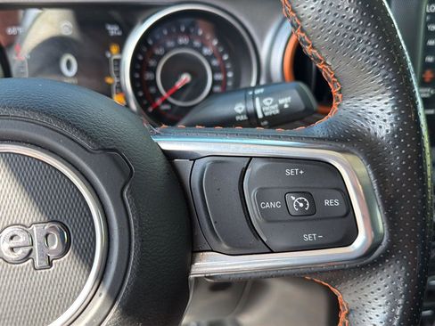 Used 2022 Jeep Gladiator Mojave w/ Cold Weather Group AWD/4WD image 21
