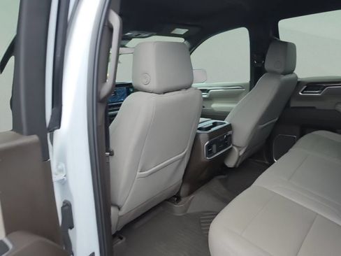 Used 2024 Chevrolet Silverado 1500 LTZ AWD/4WD image 22