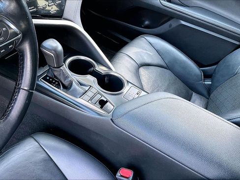 Used 2019 Toyota Camry XSE w/ Driver Assist Package FWD image 5