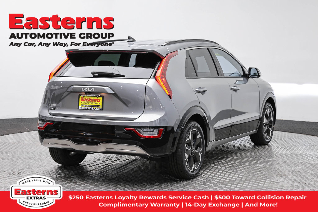 Used 2023 Kia Niro Wave w/ Wave Preserve Package FWD image 6
