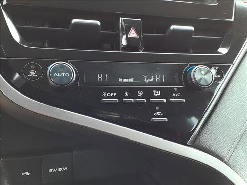 Used 2023 Toyota Camry SE image 18