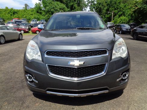Used 2011 Chevrolet Equinox LT w/ Chrome Appearance Package image 2