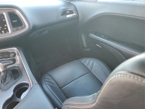 Used 2016 Dodge Challenger SRT Hellcat image 11