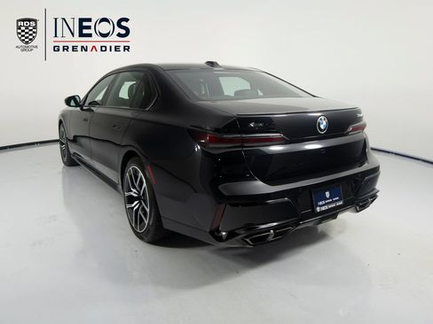 Used 2023 BMW 760i xDrive AWD/4WD image 9