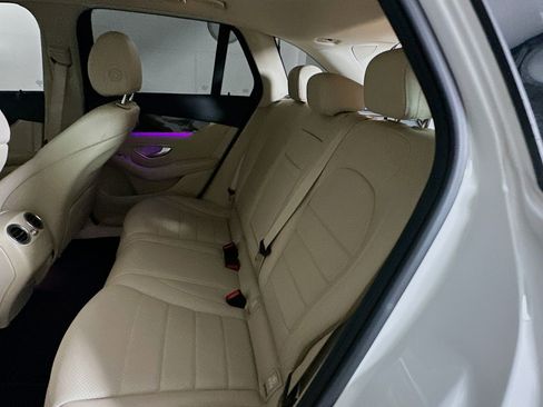 Used 2020 Mercedes-Benz GLC 300 image 27