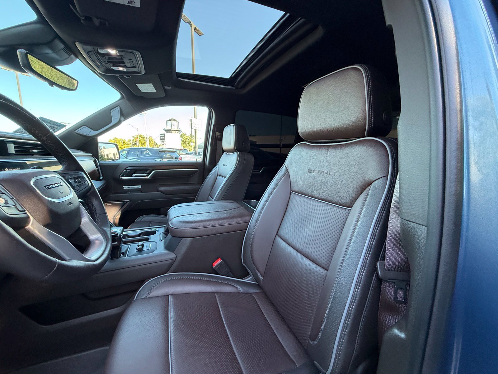 Used 2025 GMC Sierra 1500 Denali AWD/4WD image 10