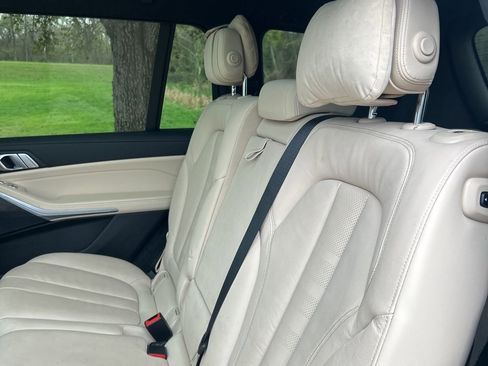 Used 2021 BMW X7 xDrive40i w/ Premium Package 2 image 15