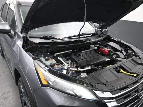 Used 2025 Nissan Rogue SV FWD image 23