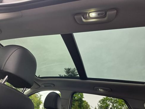 Used 2023 Kia Sorento S w/ Panoramic Sunroof Package AWD/4WD image 17
