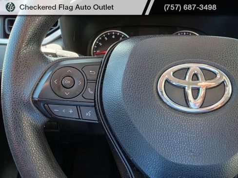 Used 2021 Toyota RAV4 LE AWD/4WD image 14