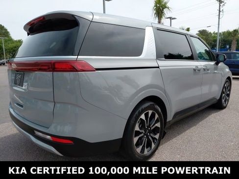 Used 2024 Kia Carnival EX FWD image 5