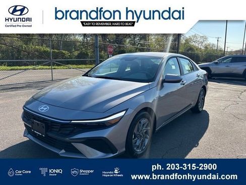 Used 2026 Hyundai Elantra Hybrid FWD image 3
