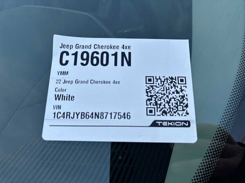 Used 2022 Jeep Grand Cherokee Limited 4xe image 35