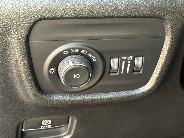 Used 2026 Jeep Grand Cherokee L Limited AWD/4WD image 23