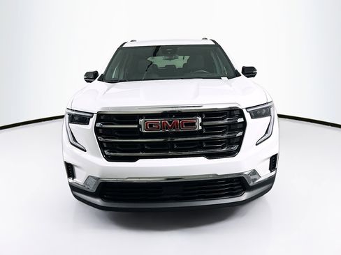 Used 2025 GMC Acadia Elevation image 2