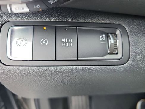 New 2026 Chevrolet Equinox LT w/ Convenience Package II image 18