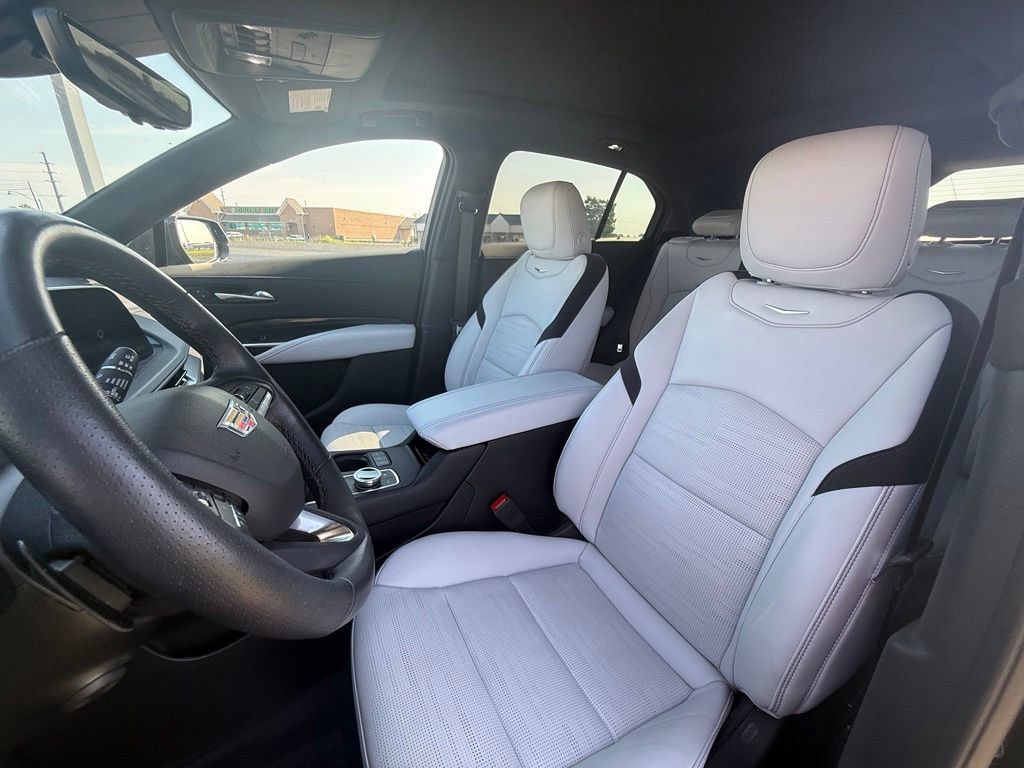 Certified 2024 Cadillac XT4 Sport AWD/4WD image 28