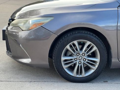 Used 2015 Toyota Camry SE w/ Moonroof Package FWD image 26