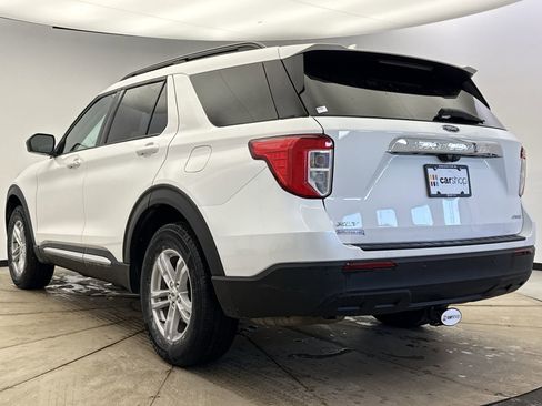 Used 2022 Ford Explorer XLT image 3