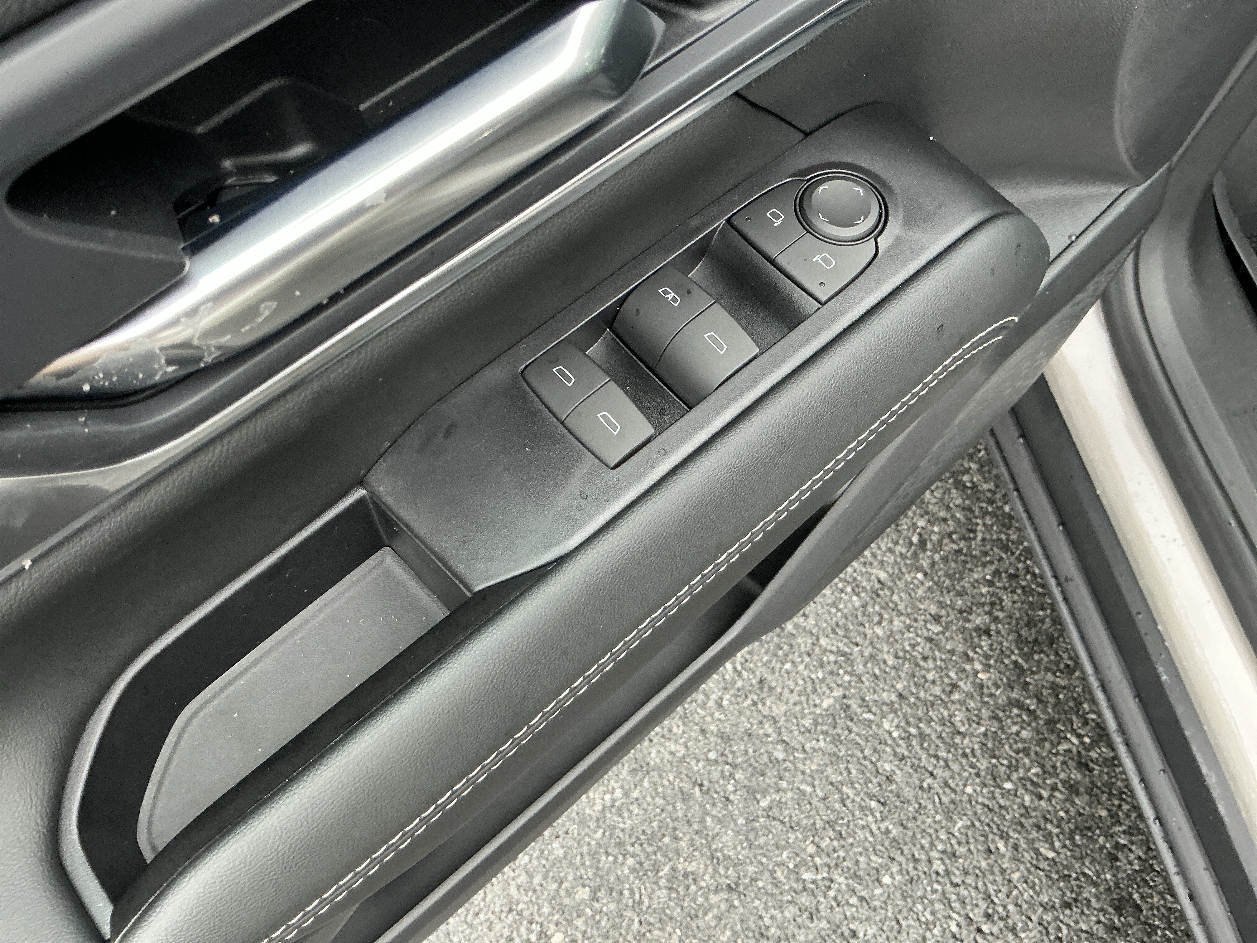 New 2027 GMC Terrain Elevation w/ LPO, Floor Liner Package AWD/4WD image 14