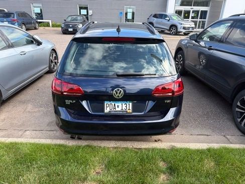 Used 2017 Volkswagen Golf SE FWD image 3