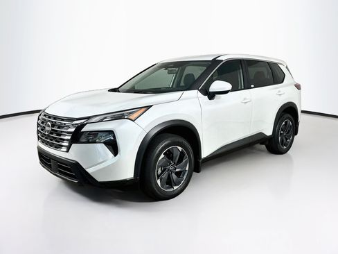 Used 2024 Nissan Rogue SV FWD image 3