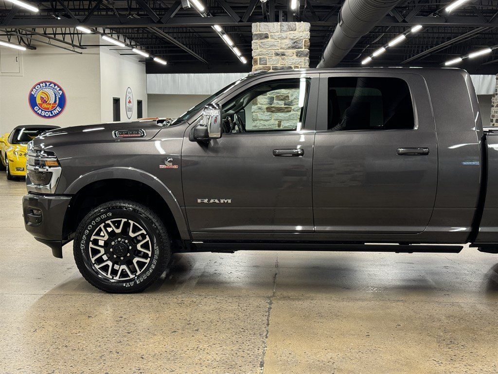 Used 2025 RAM 2500 Limited AWD/4WD image 5