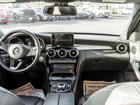Used 2018 Mercedes-Benz C 300 4MATIC Sedan image 7