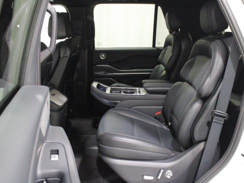 Used 2025 Lincoln Navigator Reserve w/ Jet Appearance Package AWD/4WD image 24