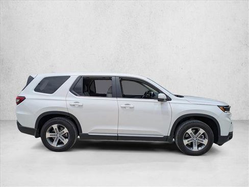 Used 2025 Honda Pilot EX-L image 2