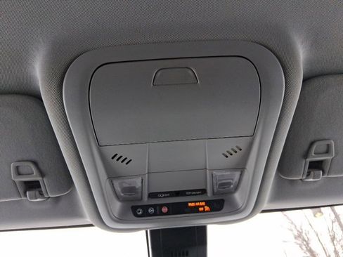 Used 2022 GMC Terrain SLE w/ Driver Convenience Package image 27