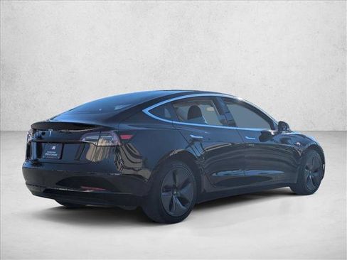 Used 2019 Tesla Model 3 Standard Range Plus image 5
