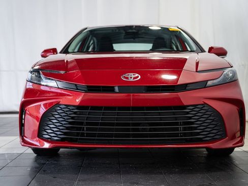 Used 2025 Toyota Camry LE image 2