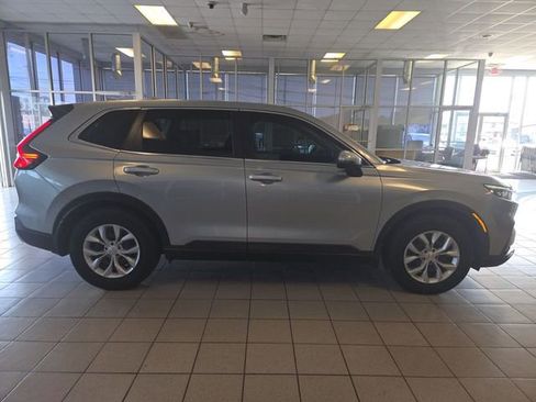 Used 2025 Honda CR-V LX image 9