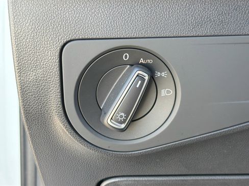 Used 2023 Volkswagen Tiguan SE R-Line image 35