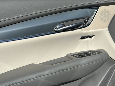 Used 2019 Cadillac XT5 Luxury image 16