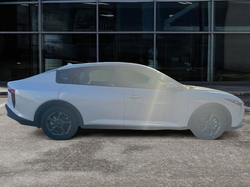 New 2025 Kia K4 image 4