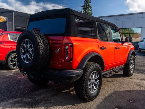 Used 2023 Ford Bronco Badlands image 6