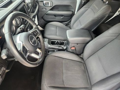 Used 2019 Jeep Wrangler Unlimited Sahara w/ Safety Group AWD/4WD image 14