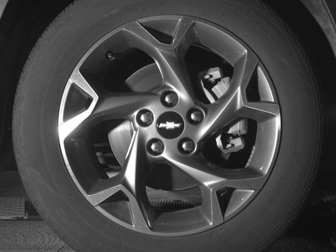 Used 2025 Chevrolet Trax LT FWD image 13