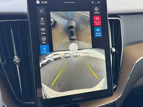 New 2026 Volvo XC60 B5 Plus w/ Climate Package image 19