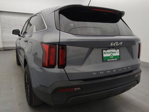 Used 2022 Kia Sorento LX FWD image 5