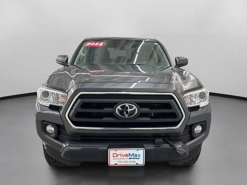 Used 2022 Toyota Tacoma SR5 AWD/4WD image 2