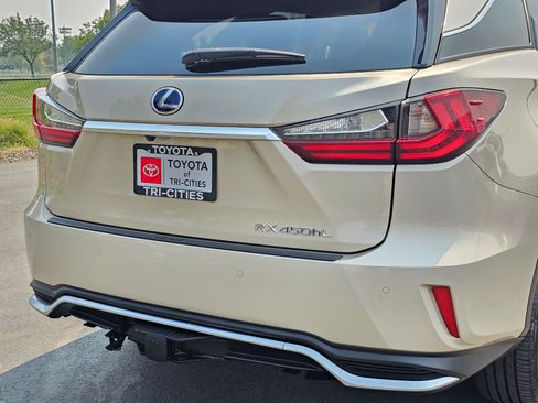 Used 2018 Lexus RX 450hL Premium w/ Premium Package AWD/4WD image 13
