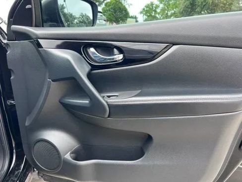 Used 2021 Nissan Rogue Sport SV FWD image 36